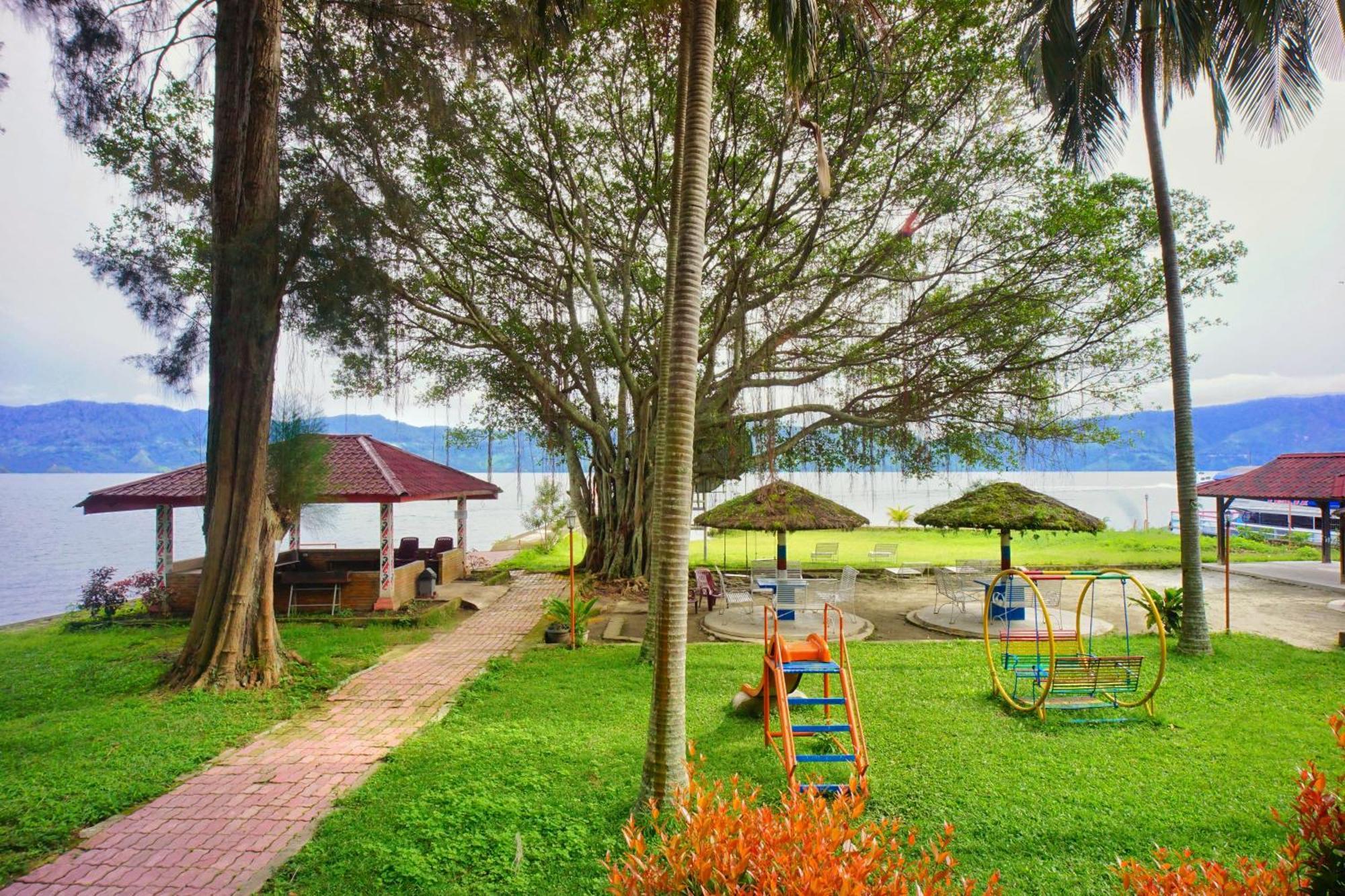 Hotel Pandu Lakeside Tuktuk Tuktuk Siadong Exterior foto