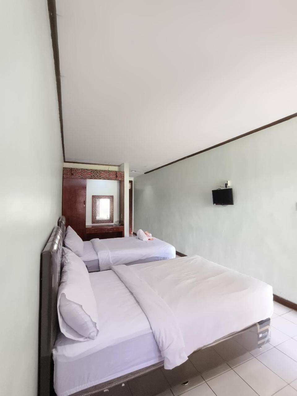 Hotel Pandu Lakeside Tuktuk Tuktuk Siadong Quarto foto